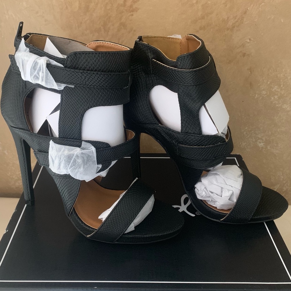 QUPID GLEE - 129 BLACK SNAKE HEELS